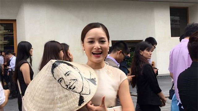 Khanh Thi, Lan Phuong: Tong thong noi chuyen qua thong minh hinh anh 1