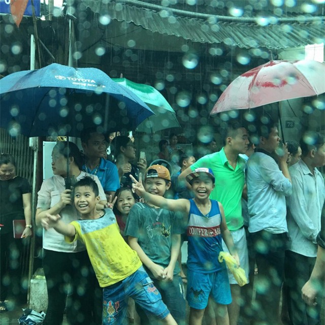 Những hình ảnh ấn tượng nhất của Tổng thống Obama trong 3 ngày ở Việt Nam - Ảnh 10.