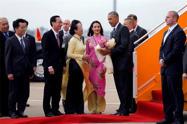 Những hình ảnh ấn tượng nhất của Tổng thống Obama trong 3 ngày ở Việt Nam - Ảnh 8.