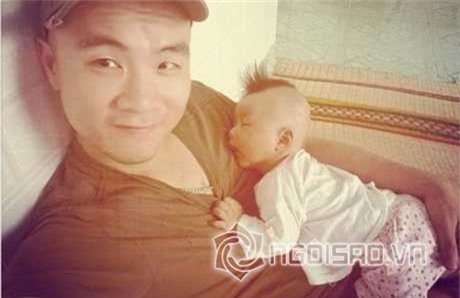 nhóc tỳ nhà sao ngủ với bố 17