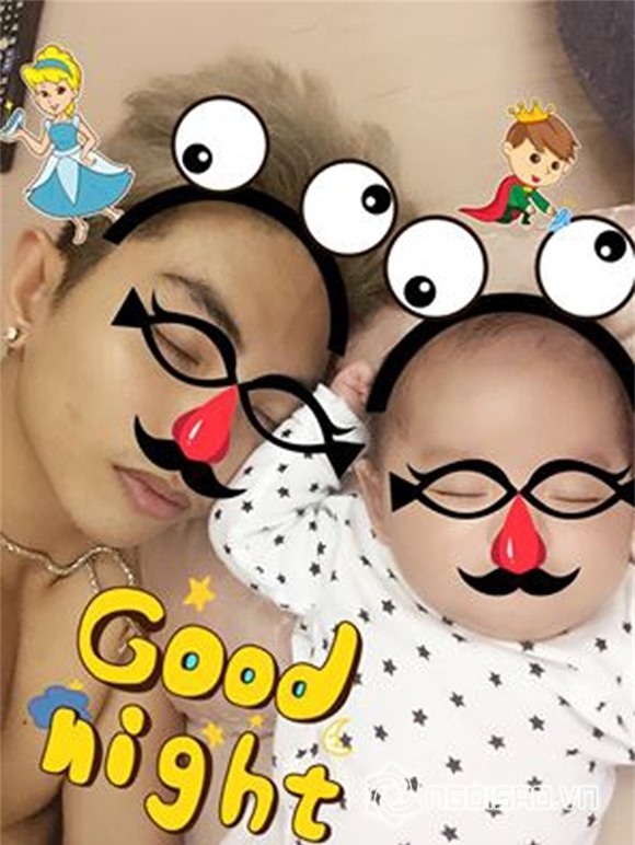 nhóc tỳ nhà sao ngủ với bố 1