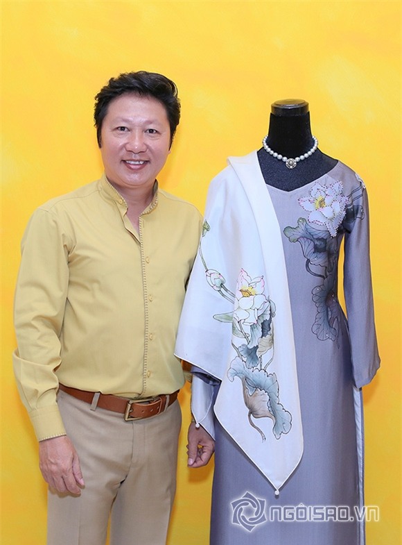 Obama mang áo dài về tặng vợ 1