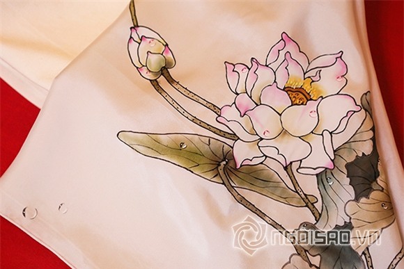 Obama mang áo dài về tặng vợ 5