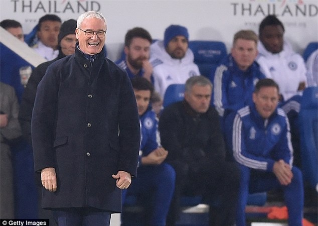 Mourinho dẫn dắt MU và cuộc chiến của những siêu huấn luyện viên - Ảnh 12.