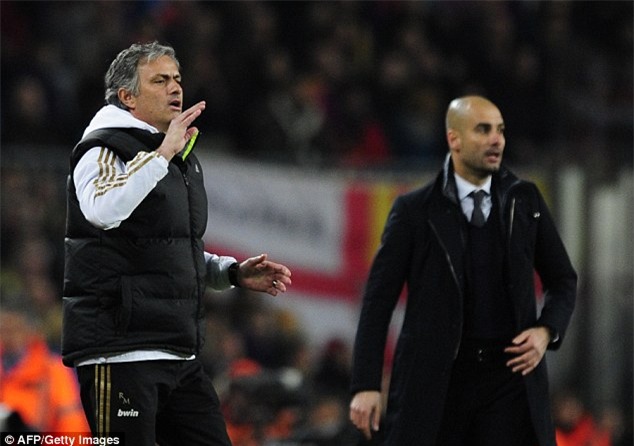 Mourinho dẫn dắt MU và cuộc chiến của những siêu huấn luyện viên - Ảnh 4.