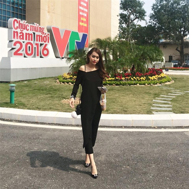 Phong cách đời thường của nữ BTV 2 lần dính sự cố váy áo - Ảnh 16.