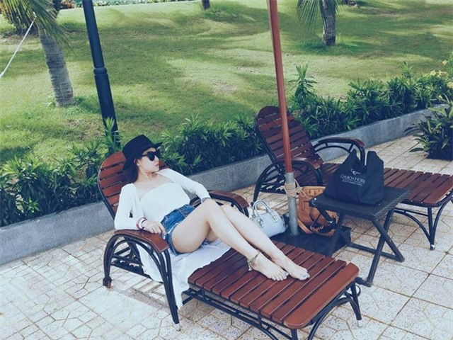 Phong cách đời thường của nữ BTV 2 lần dính sự cố váy áo - Ảnh 9.