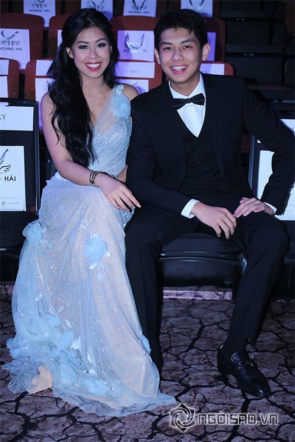 Mẹ chồng Hà Tăng diện váy xuyên thấu đi xem thời trang 3