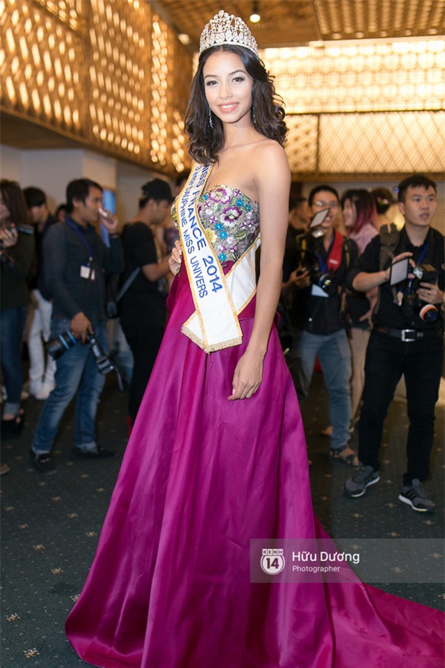 Chi Pu gợi cảm khó cưỡng, lấn át cả Kỳ Duyên - Phạm Hương trên thảm đỏ - Ảnh 21.