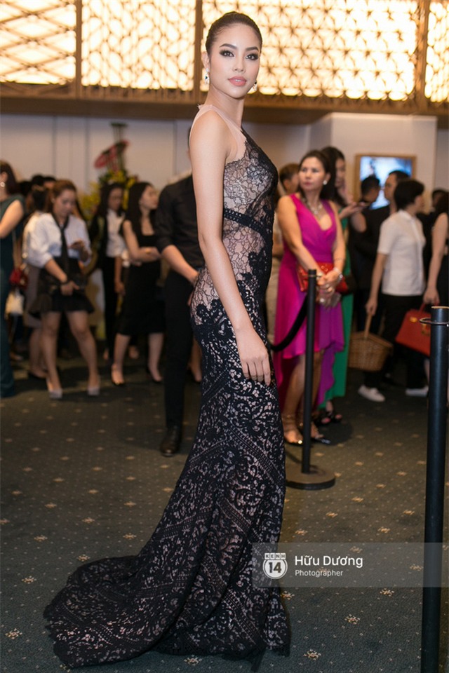 Chi Pu gợi cảm khó cưỡng, lấn át cả Kỳ Duyên - Phạm Hương trên thảm đỏ - Ảnh 6.