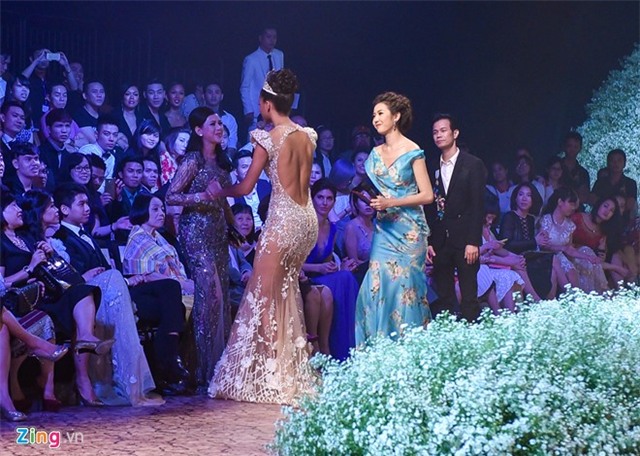 Me chong Ha Tang mua vay hon 400 trieu tang Hoa hau Phap hinh anh 3