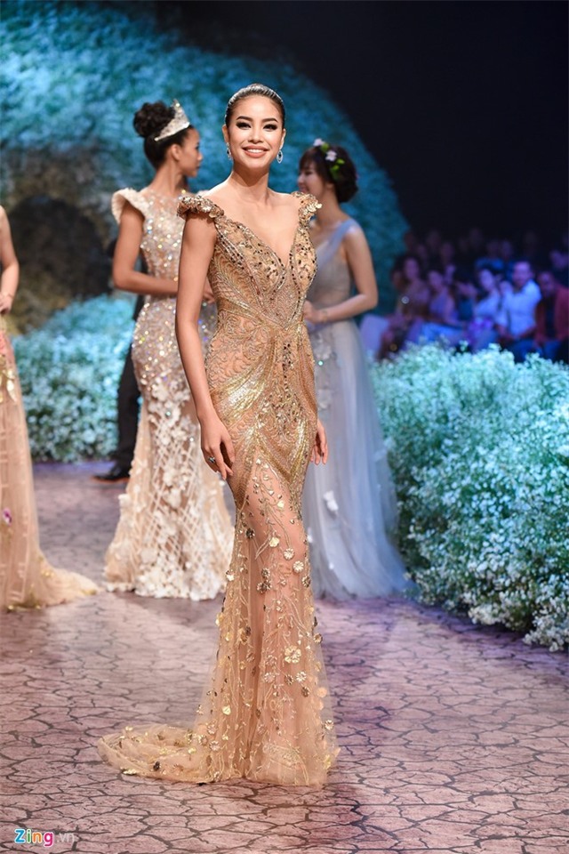 Me chong Ha Tang mua vay hon 400 trieu tang Hoa hau Phap hinh anh 4