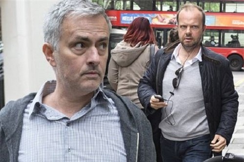 Mourinho, MU, Quỷ đỏ, rắc rối, Chelsea, bản quyền hình ảnh,Nga