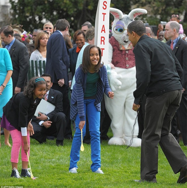 Xem những hình ảnh này mới thấy Tổng thống Obama yêu thương 2 cô con gái đến nhường nào - Ảnh 15.