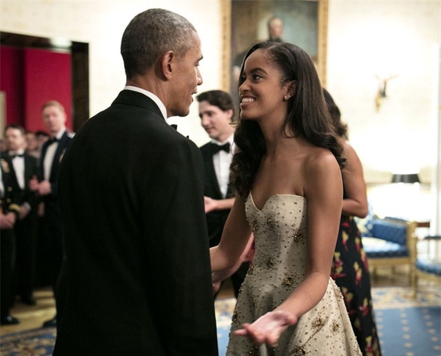 Xem những hình ảnh này mới thấy Tổng thống Obama yêu thương 2 cô con gái đến nhường nào - Ảnh 26.