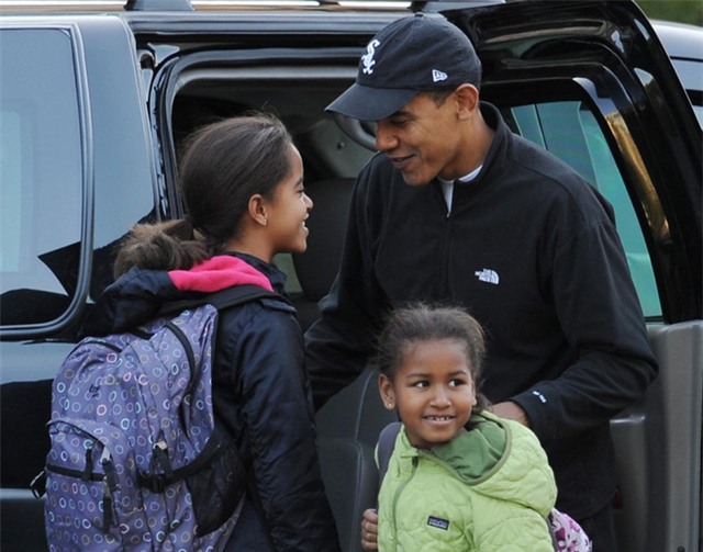 Xem những hình ảnh này mới thấy Tổng thống Obama yêu thương 2 cô con gái đến nhường nào - Ảnh 9.