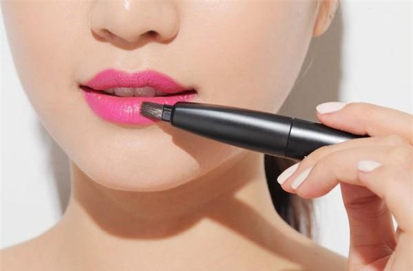 Giữ son suốt cả ngày với những mẹo đơn giản này