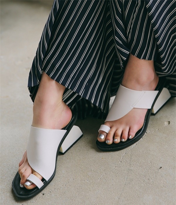 Chỉ cần 6 món phụ kiện này là bạn sẽ thành tín đồ thời trang sành điệu nhất hè năm nay!