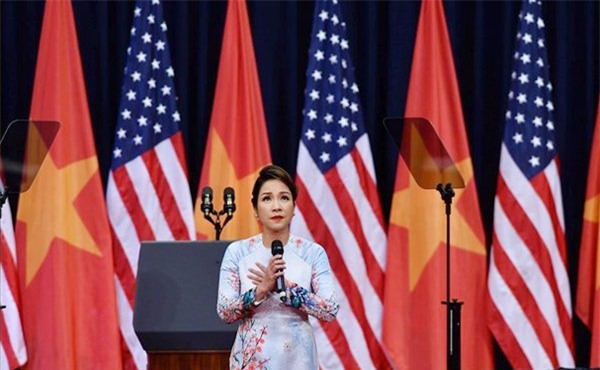 Mỹ Linh, Huy Tuấn, Quốc ca