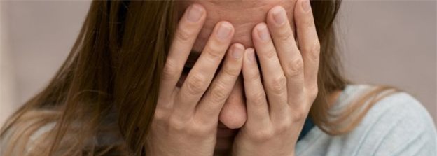 be gai 12 tuoi tu sat danh dong ca nuoc nga hinh anh 1