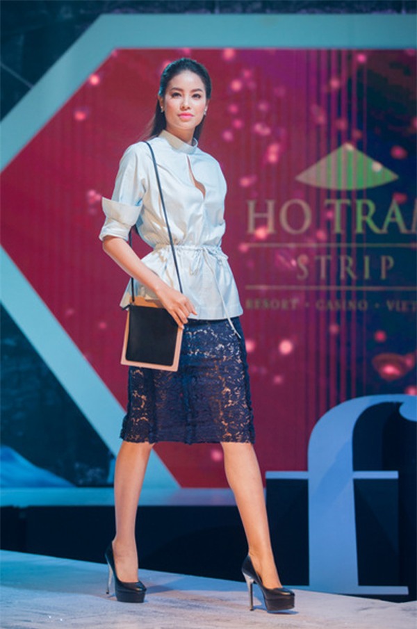 Phạm Hương: Từ nàng mẫu gái quê cho đến thần thái vạn người mê trên sàn catwalk - Ảnh 8.