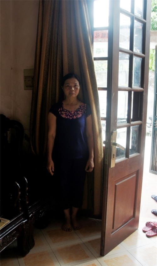 Hà Nội: Côn đồ ngang nhiên xông vào nhà dân cướp gần 100 triệu đồng - Ảnh 1