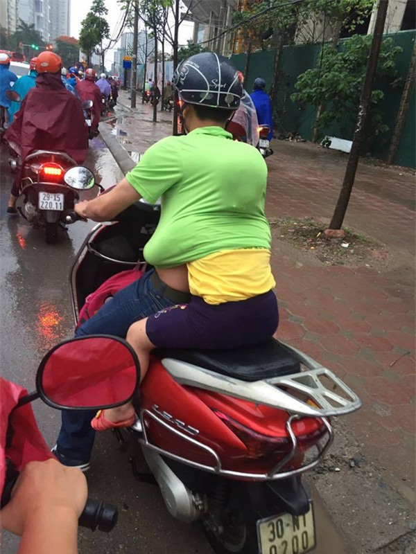 cha và con gái nhỏ