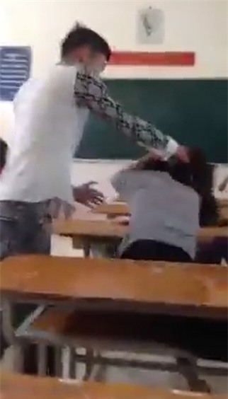 Hành động khiến các chàng trai Việt chỉ biết che mặt - Ảnh 1.