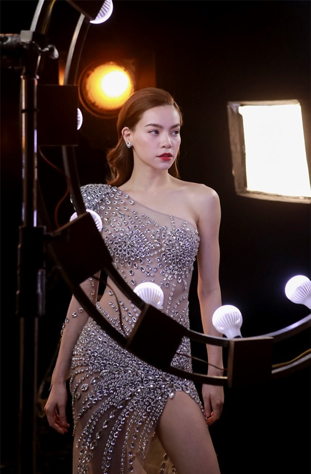 Ha Ho, Pham Huong than thiet o hau truong chup hinh hinh anh 6