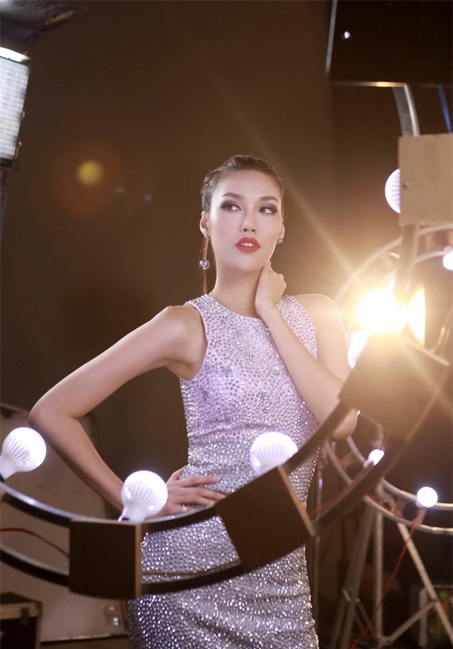 Ha Ho, Pham Huong than thiet o hau truong chup hinh hinh anh 8