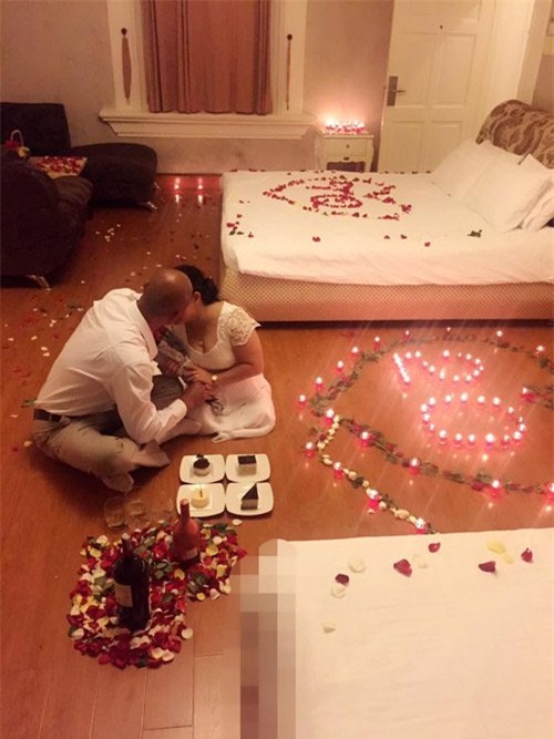 dam cuoi su cua cap doi u50 “gay sot” dan mang hinh anh 1