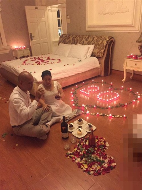 dam cuoi su cua cap doi u50 “gay sot” dan mang hinh anh 3
