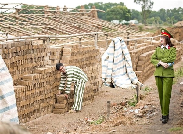 ảnh cưới khó đỡ