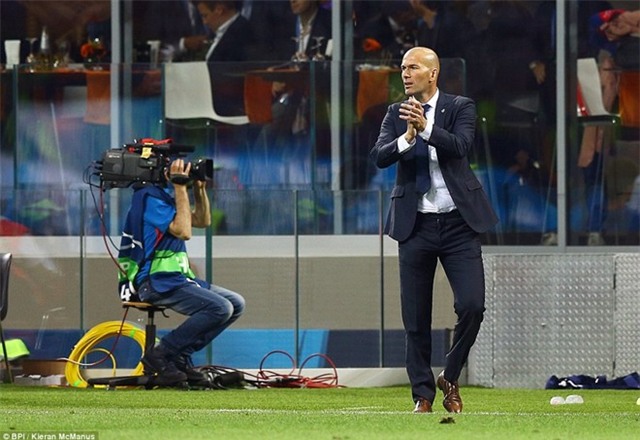 Khong phai thien tai, nhung Zidane dang dan vi dai hinh anh 1