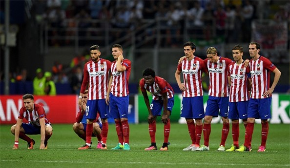 Torres va mot nua thanh Madrid chim trong nuoc mat hinh anh 1
