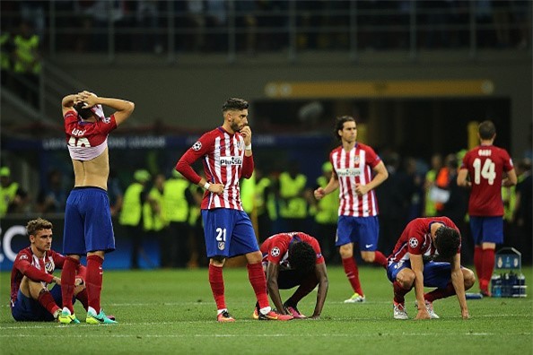 Torres va mot nua thanh Madrid chim trong nuoc mat hinh anh 2