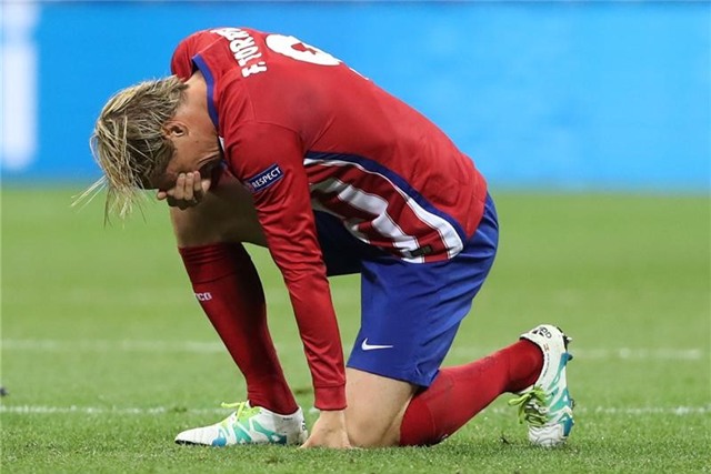 Torres va mot nua thanh Madrid chim trong nuoc mat hinh anh 3