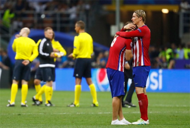 Torres va mot nua thanh Madrid chim trong nuoc mat hinh anh 8