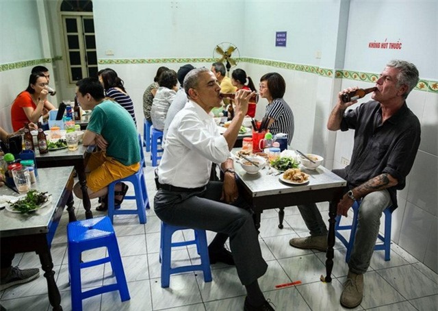 Obama an bun cha o Ha Noi vao top anh an tuong nhat tuan hinh anh 1