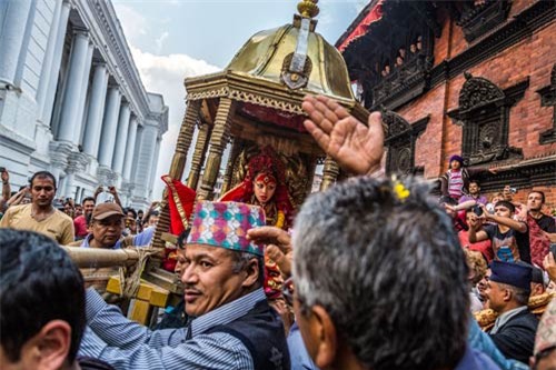 cuoc doi ki la cua nhung be gai sinh ra da lam nu than - 5