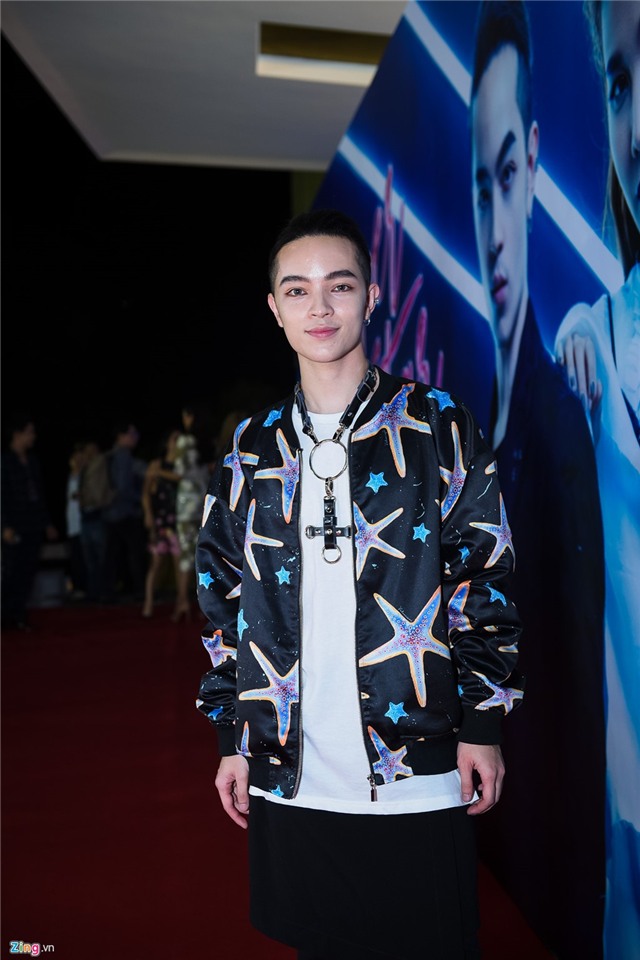 Dan sao Viet khoe sac tren tham do thoi trang hinh anh 16