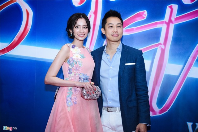 Dan sao Viet khoe sac tren tham do thoi trang hinh anh 8