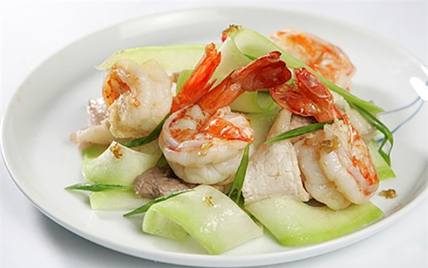 Giảm 4kg sau sinh khi ăn bí đao mỗi ngày