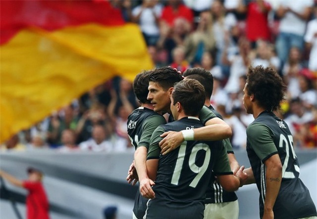 Thủ môn Barca đẻ trứng, tuyển Đức thất bại ê chề - Ảnh 2.
