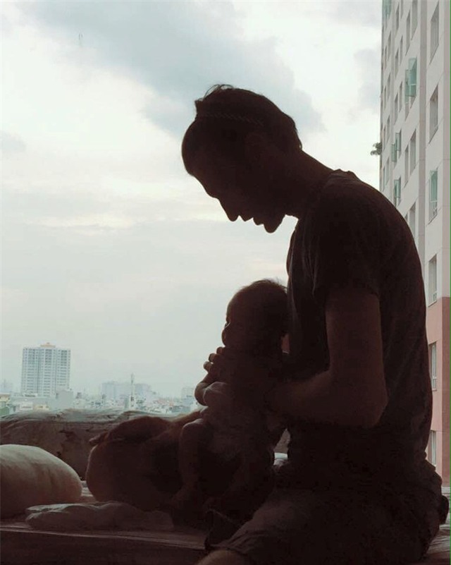 Phương Vy lần đầu khoe ảnh cận mặt con gái khi vừa tròn tháng - Ảnh 4.