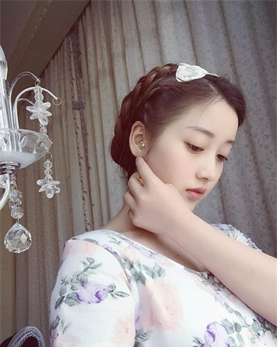 Hot girl 18 tuổi Trung Quốc khiến dân tình mê mệt vì xinh như nữ thần - Ảnh 3.