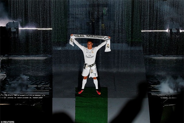 Ronaldo bùng nổ trước 80.000 CĐV Real Madrid trên sân Bernabeu - Ảnh 5.