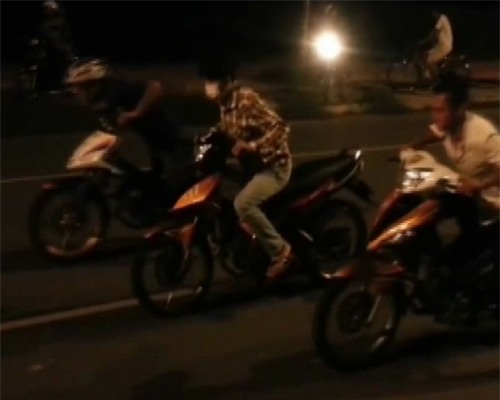 Cuộc sống đằng sau lời vâng dạ của con khiến bố mẹ ngã ngửa - Ảnh 1.