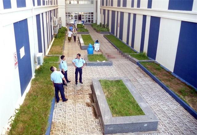 Thanh nien nao loan benh vien roi nhay lau tu vong hinh anh 1