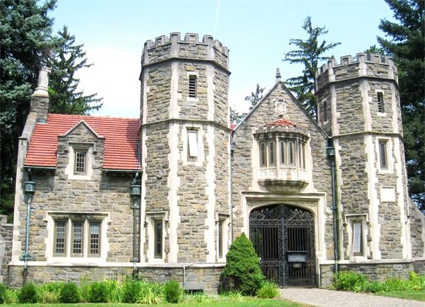 Tấm bằng đắt nhất thế giới trị giá hàng trăm nghìn USD